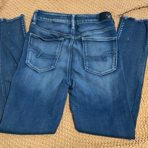 Medium Wash Distressed American Eagle Jeggings 8 REG - Picture 2 of 4